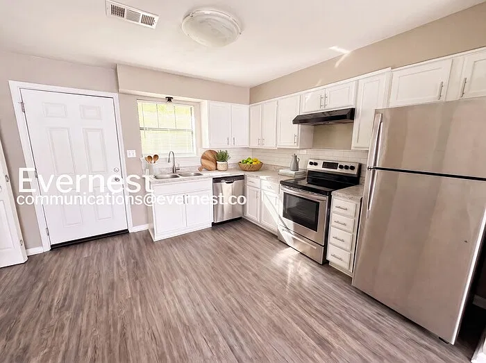 2 bed, 1.5 bath, 1200 sqft, $775 — Photo 3