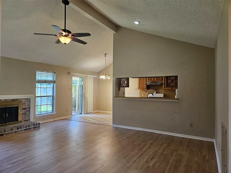 2822 Chimneystone Cir — Photo 6