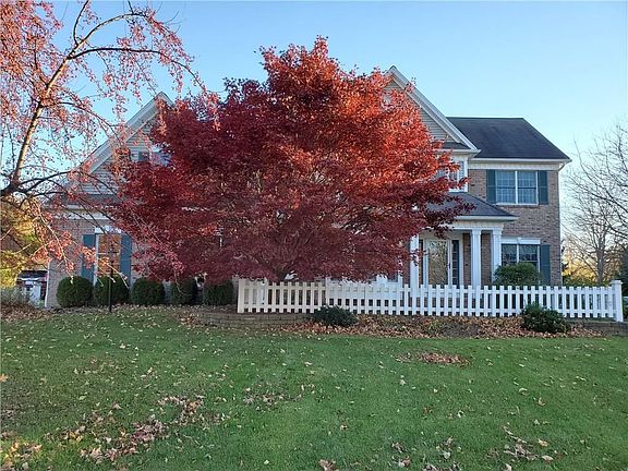 3rd image of 585 Dunnbridge Dr