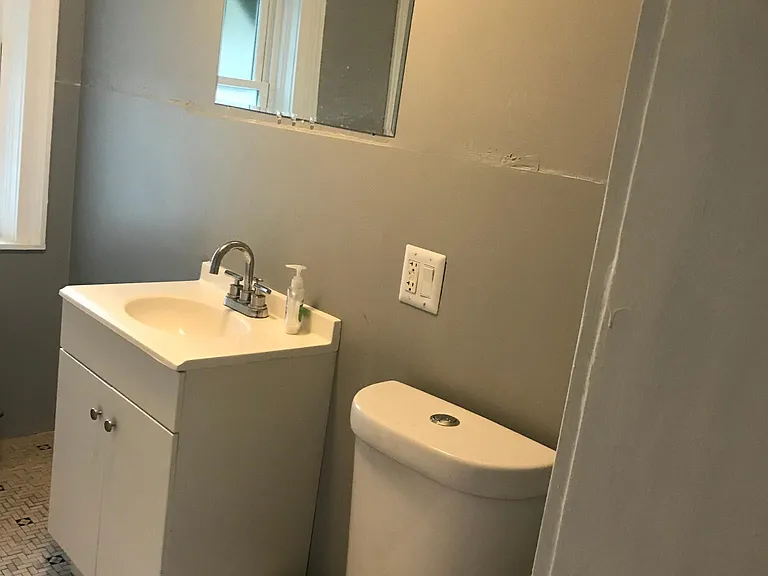 1602 Alabama Ave — Photo 9