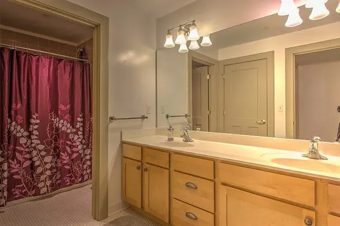 Theresa Park Loft Apartments — Photo 13