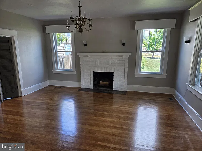 240 S Holliday St — Photo 8