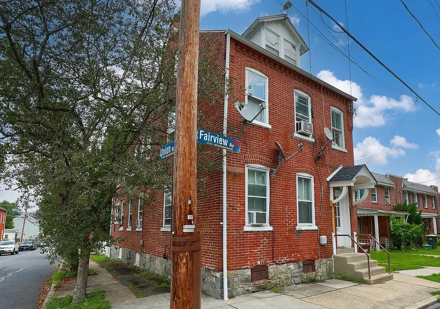 401 Fairview Ave — Photo 1
