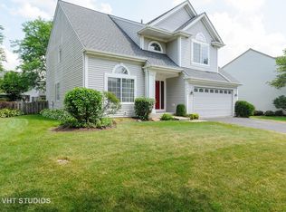 1043 Chesapeake Blvd, Grayslake, IL 60030