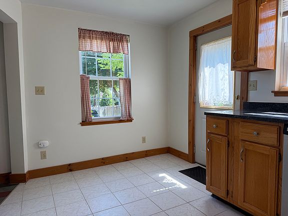 3rd image of 97 Concord Way