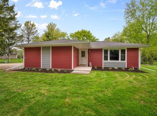 3013 El Camino DRIVE, Cedarburg, WI 53012