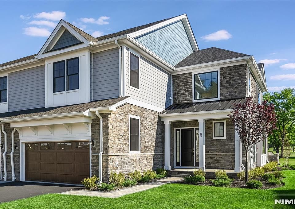 1st image of 133 Woodmont Cir