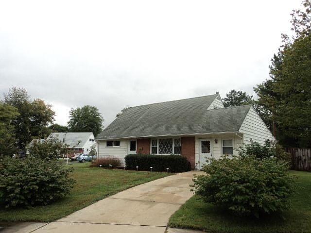 1st image of 117 N Meadow Dr