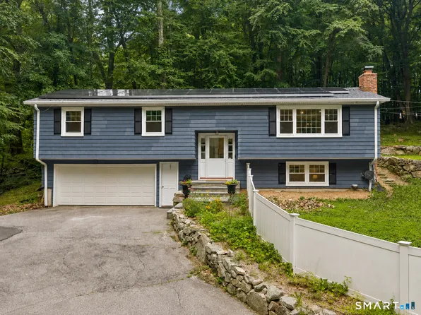 233 Hattertown Road, Newtown, CT 06470