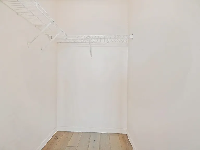102 Christopher Columbus Dr #402 — Photo 12
