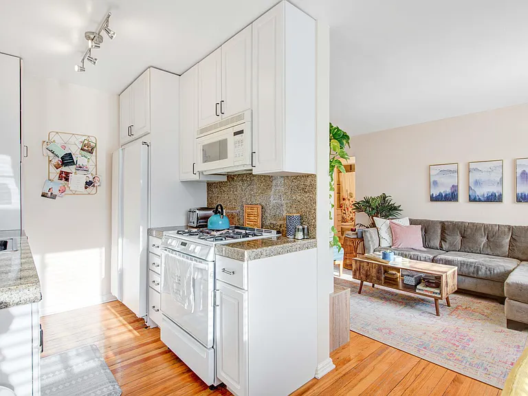 525 N Jackson St #305 — Photo 9