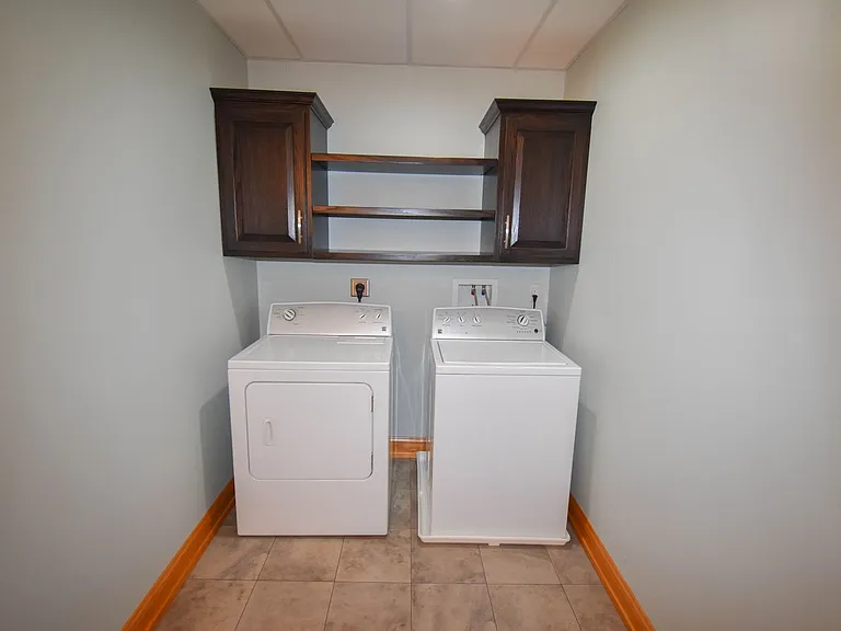 110 E Bald Eagle St — Photo 42