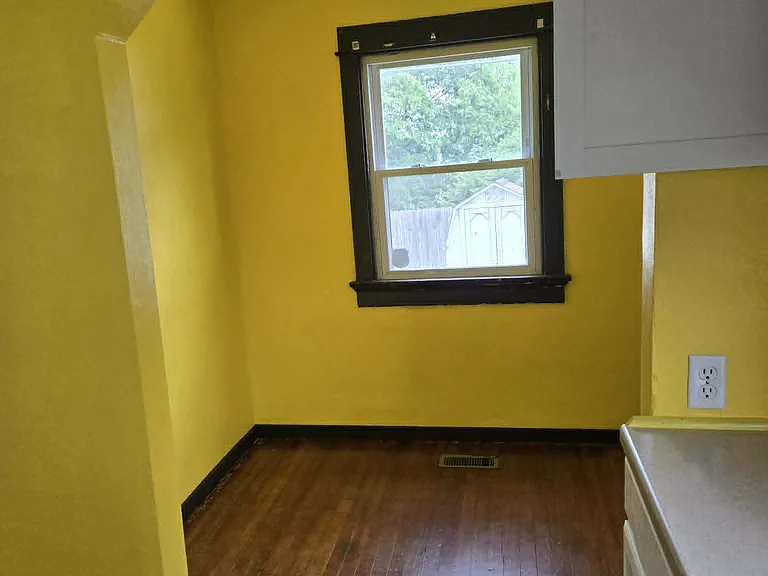 253 N Garland Ave — Photo 8