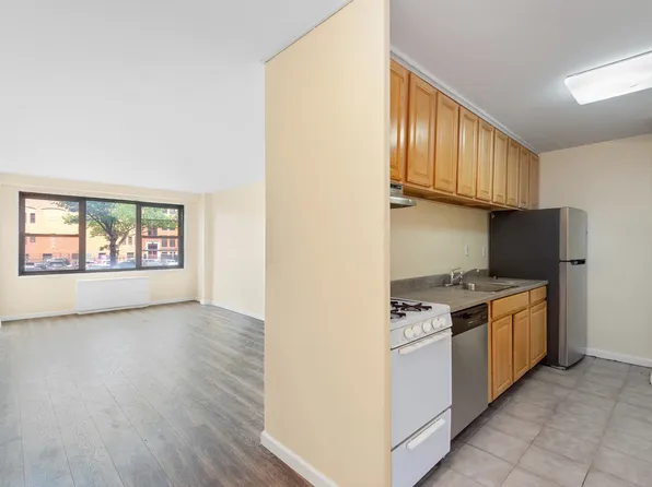 225 Saint Pauls Avenue 1S image 1 of 28