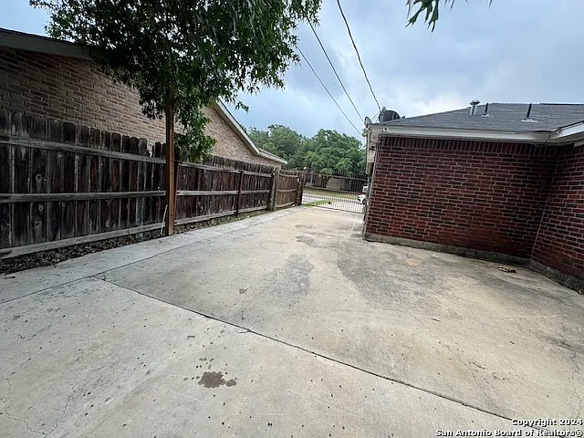 7415 Linklea — Photo 37
