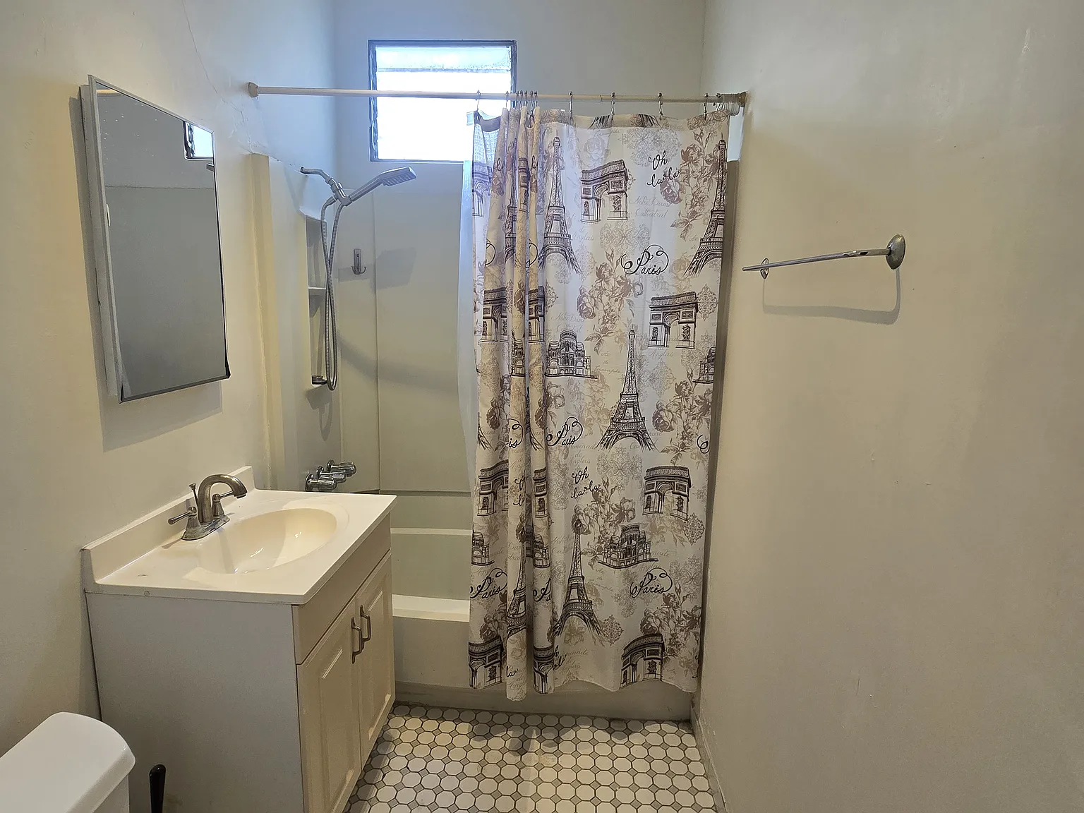 1 bed, 800 sqft, $2,350 — Photo 3