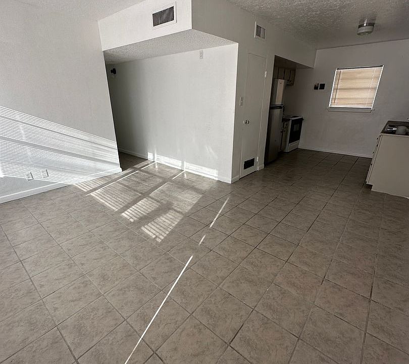 1st image of 700 E Park St #6