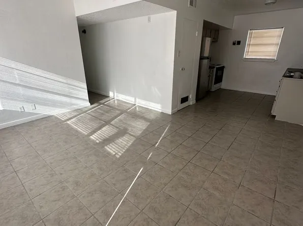 Park street apartments, 700 E Park St #6, Hobbs, NM 88240