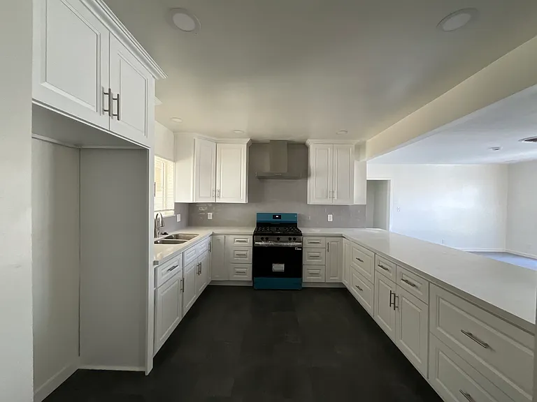 So much storage you'll have to go to the store and buy more to fill those cupboards