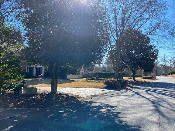5th image of 555 Willow Knoll Dr SE