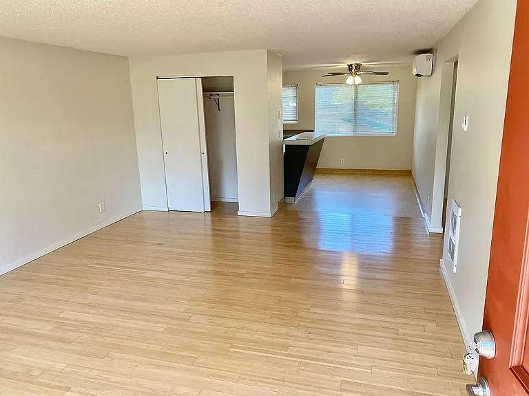 992w4t — Photo 3