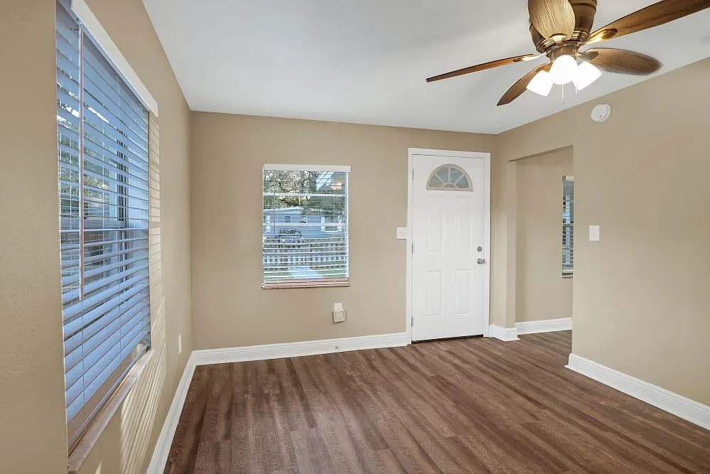 3 bed, 964 sqft, $1,845 — Photo 4