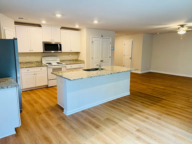 35 Nandina Ln — Photo 3