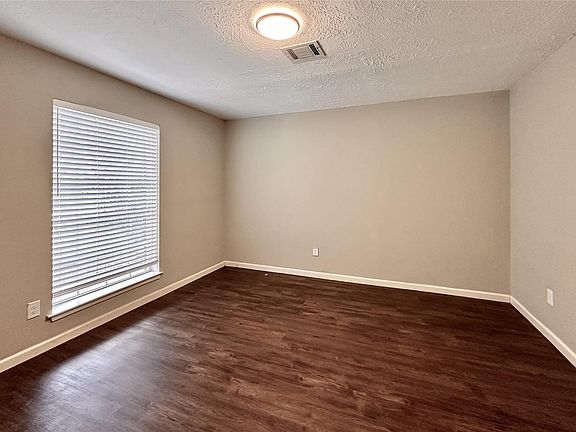 3rd image of 3439 Aspen Bend Dr