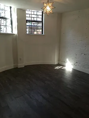 Rented by P Management | media 71