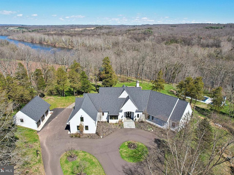 1st image of 2 Cedar Ln