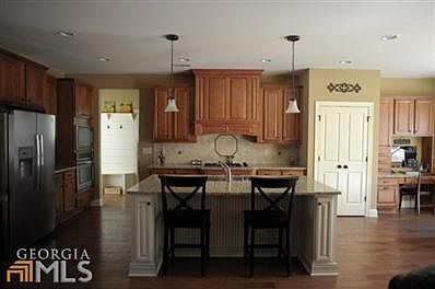 3rd image of 150 Beverly Farms Dr