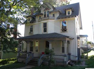 542 W 11th St, Dubuque, IA 52001