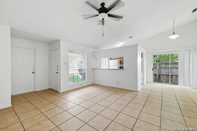 2 bed, 2.0 bath, 950 sqft, $1,250 — Photo 4