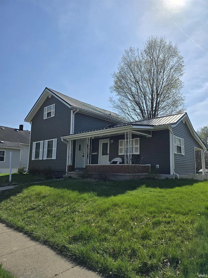 216 S Summit St photo 1