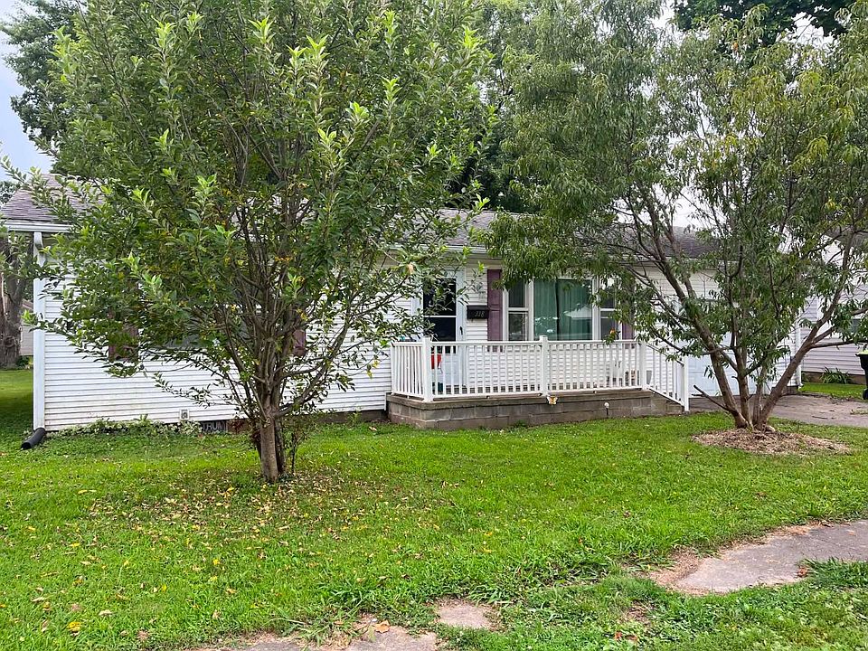 1st image of 338 E Simmons St