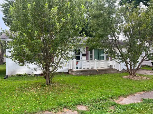 338 E Simmons St, Roodhouse, IL 62082