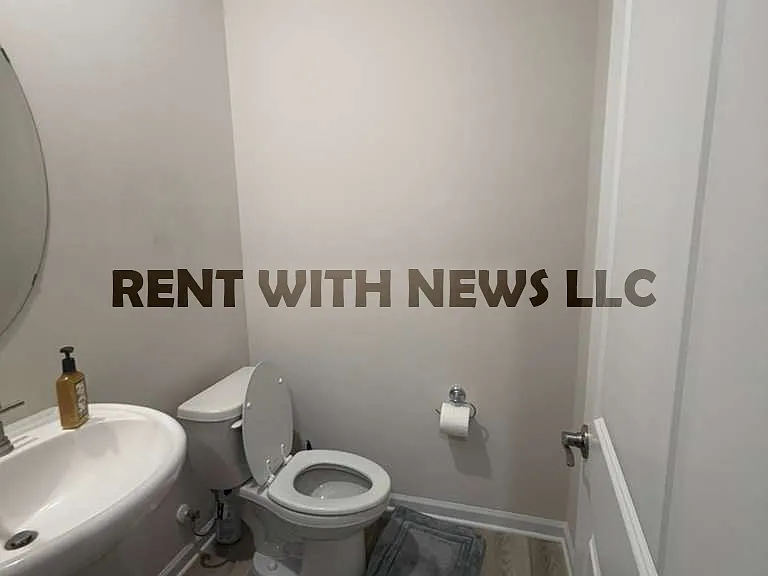 713 Riguard Way — Photo 39