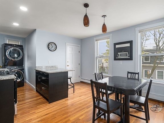 5th image of 186 Sydney St #3