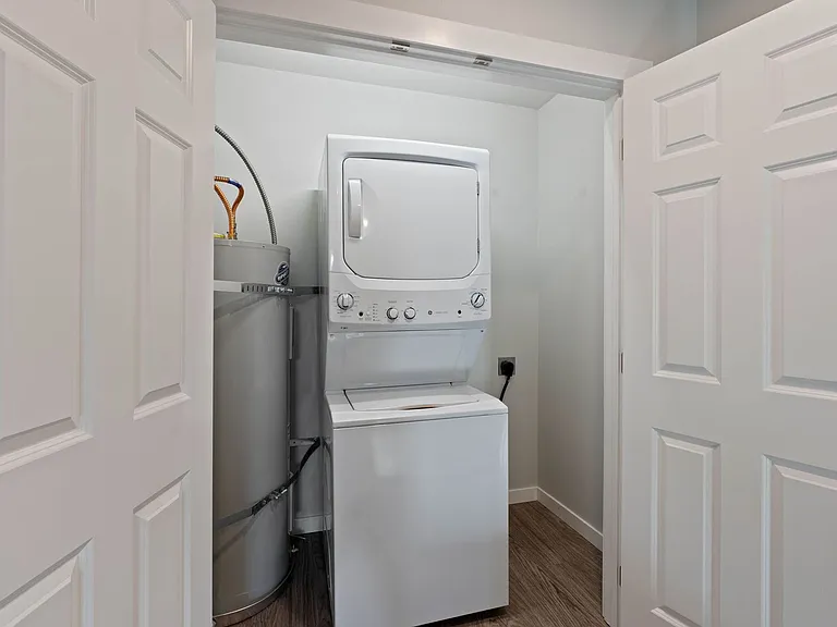 Wall Street Townhomes — Photo 19