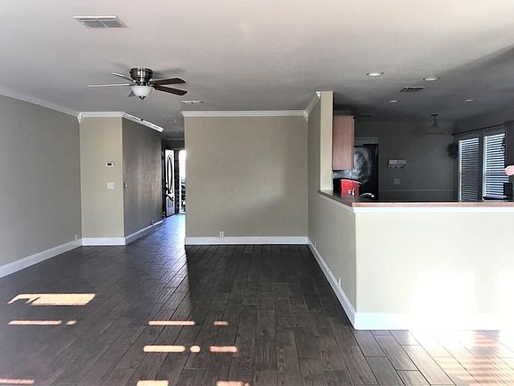 4th image of 10421 Donnis Dr