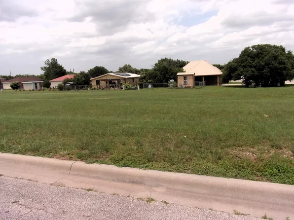 1904 W Brown St, San Saba, TX 76877