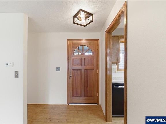 5th image of 4844 San Antonio Ct NE