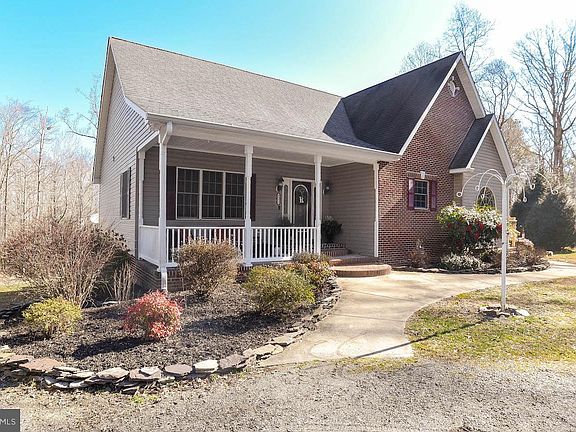 2nd image of 46825 Emery Ln