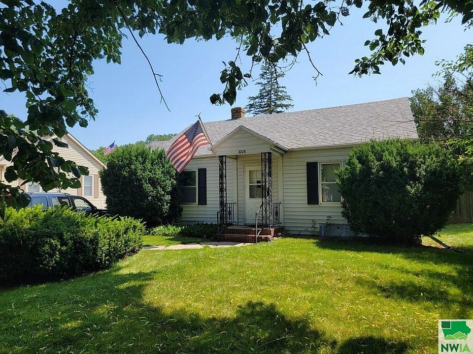 1st image of 3228 Lindenwood St