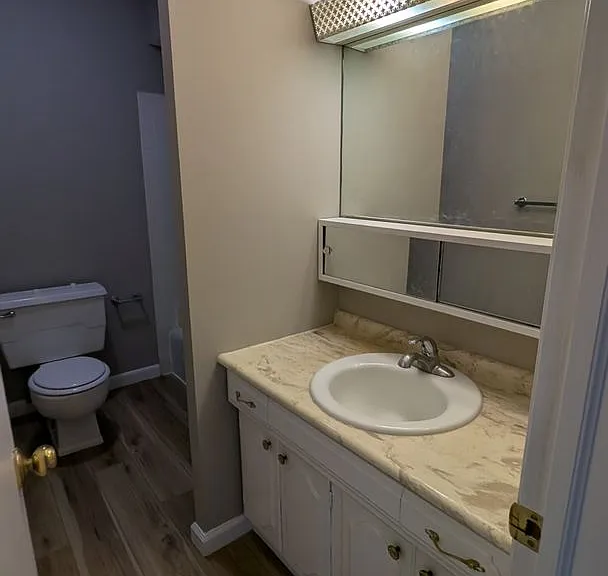 906 E Harding Dr #204 — Photo 8