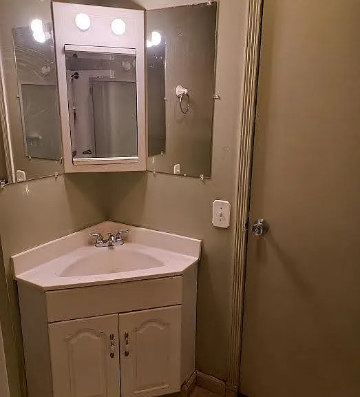 324 Adeline St — Photo 9