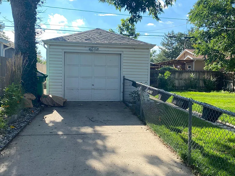 3237 S Emerson St — Photo 16