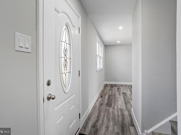 4th image of 2952 Anzac Ave