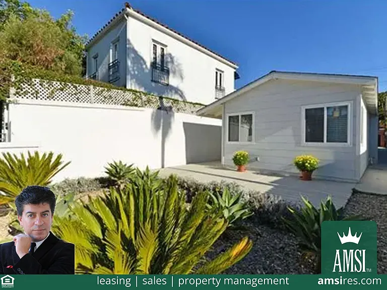 1249 Torrey Pines Rd — Photo 1
