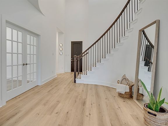 4th image of 4304 Brookshire Ct